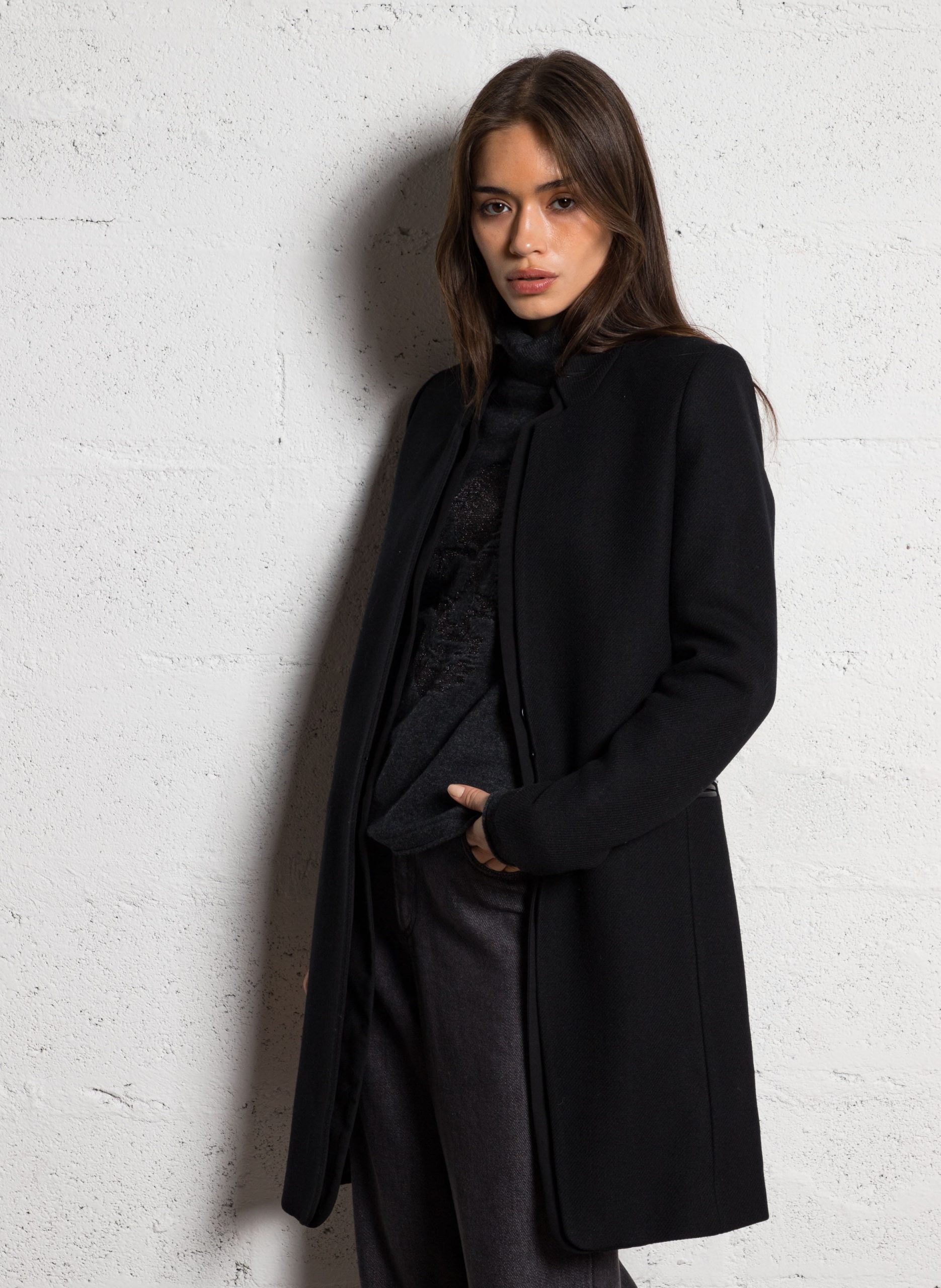 manteau-noir-femme-long-780mur-1.jpg